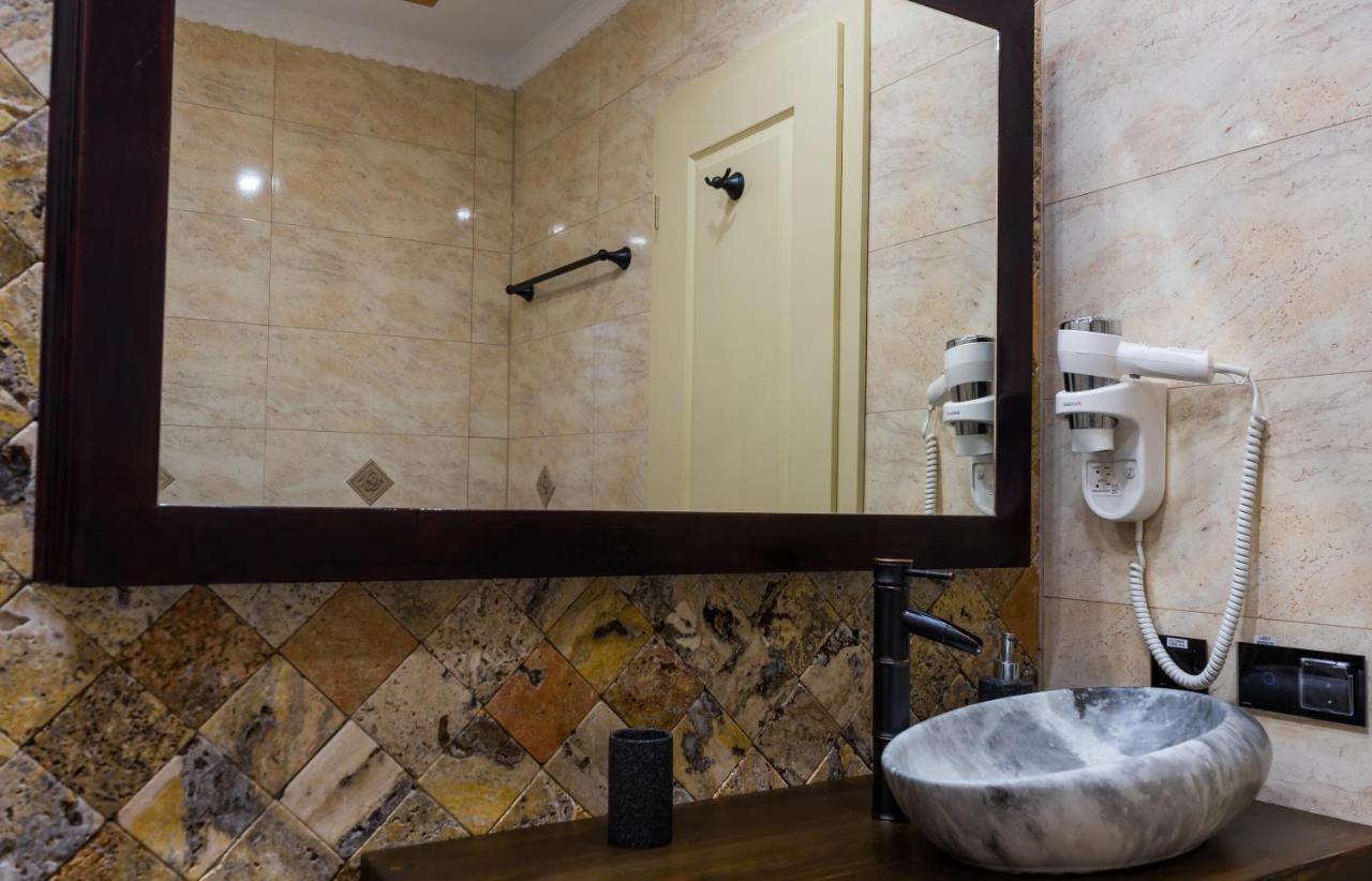Cyborg Flat Petrosani Apartment Екстериор снимка